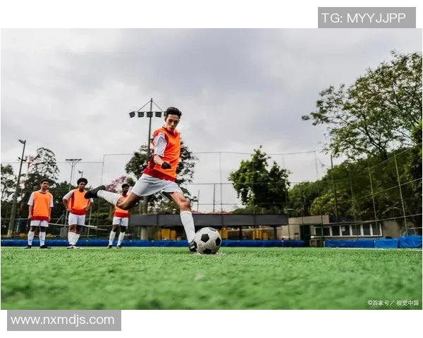 从世界顶级球星成长经历看足球运动的魅力与精神力量