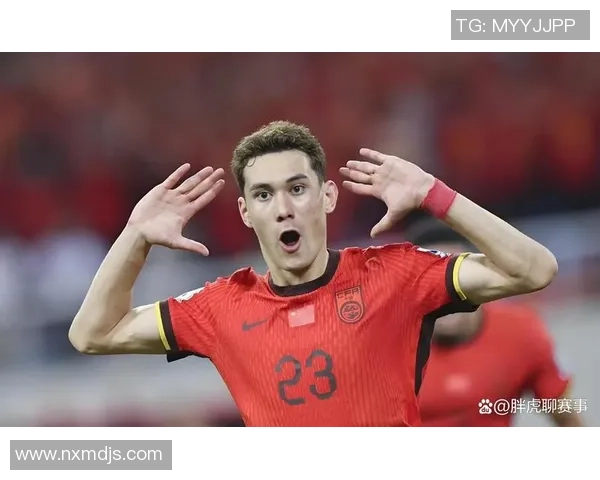 球星怒目凝视瞬间引爆全场激情震撼足球赛场 球星怒目凝视瞬间引爆全场激情震撼足球赛场