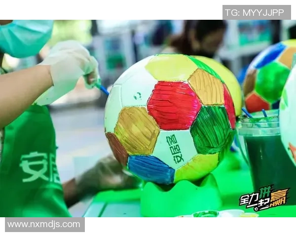 乐高拼搭足球星纪念币创意展示助力收藏爱好者体验足球文化魅力