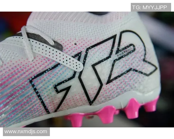 适合球星穿着的白色足球鞋推荐及购买指南 适合球星穿着的白色足球鞋推荐及购买指南